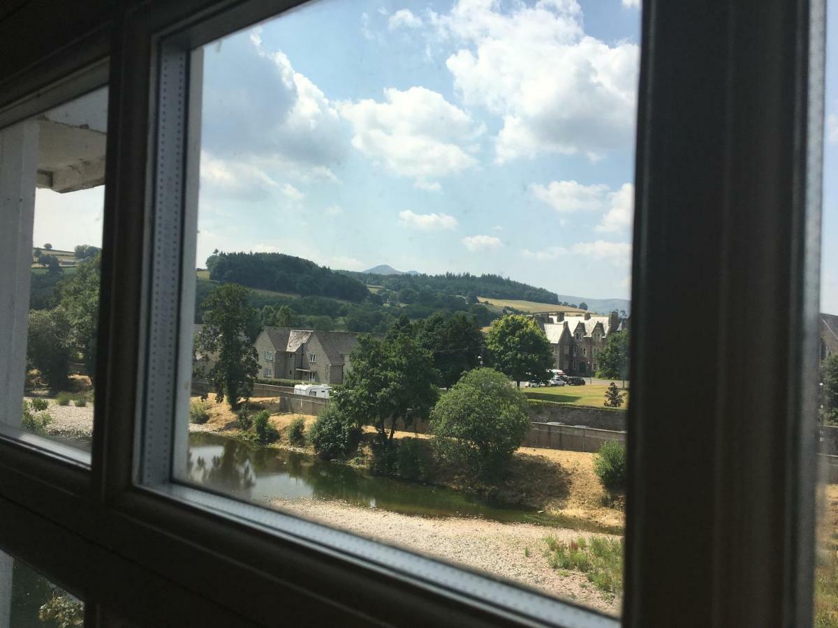 Riverside Brecon Bagian luar foto